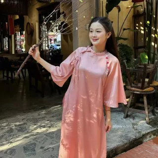 Photo 3 of Áo dài lụa hồng ôm lưng thon nữ