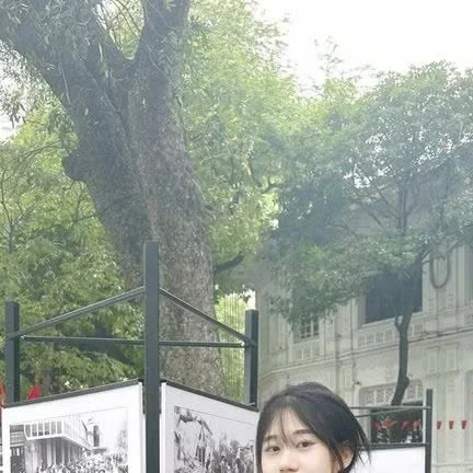 Photo 1 of Áo dài đen xanh lá nữ chụp ảnh