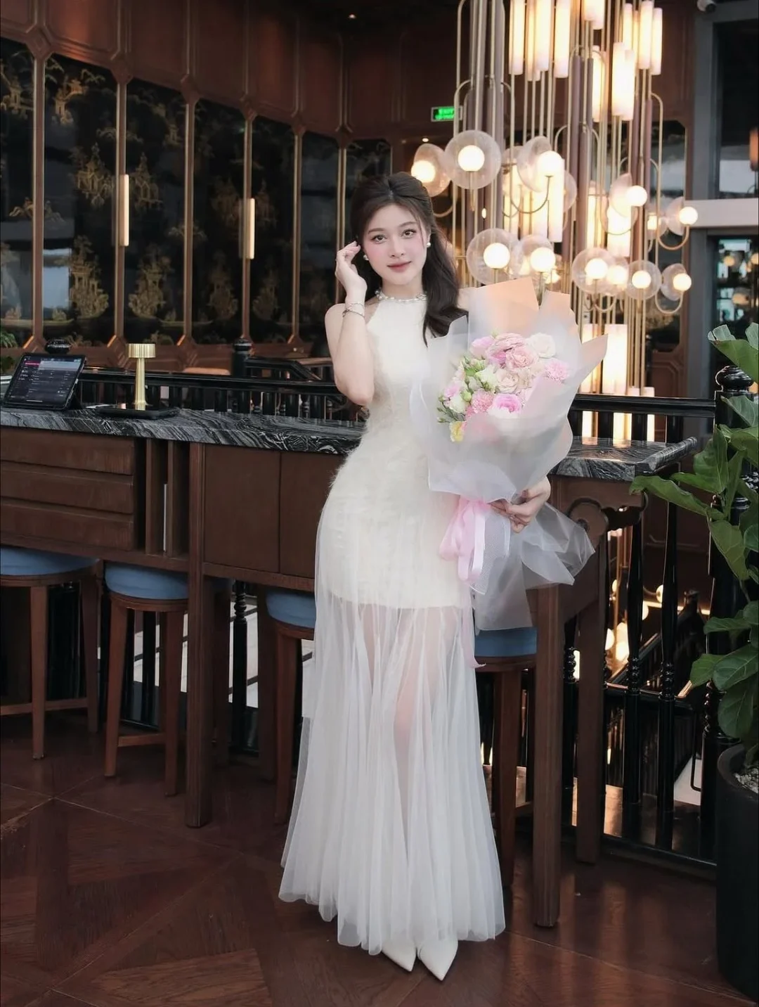Photo 6 of Váy dạ hội trắng ren dài size S/M
