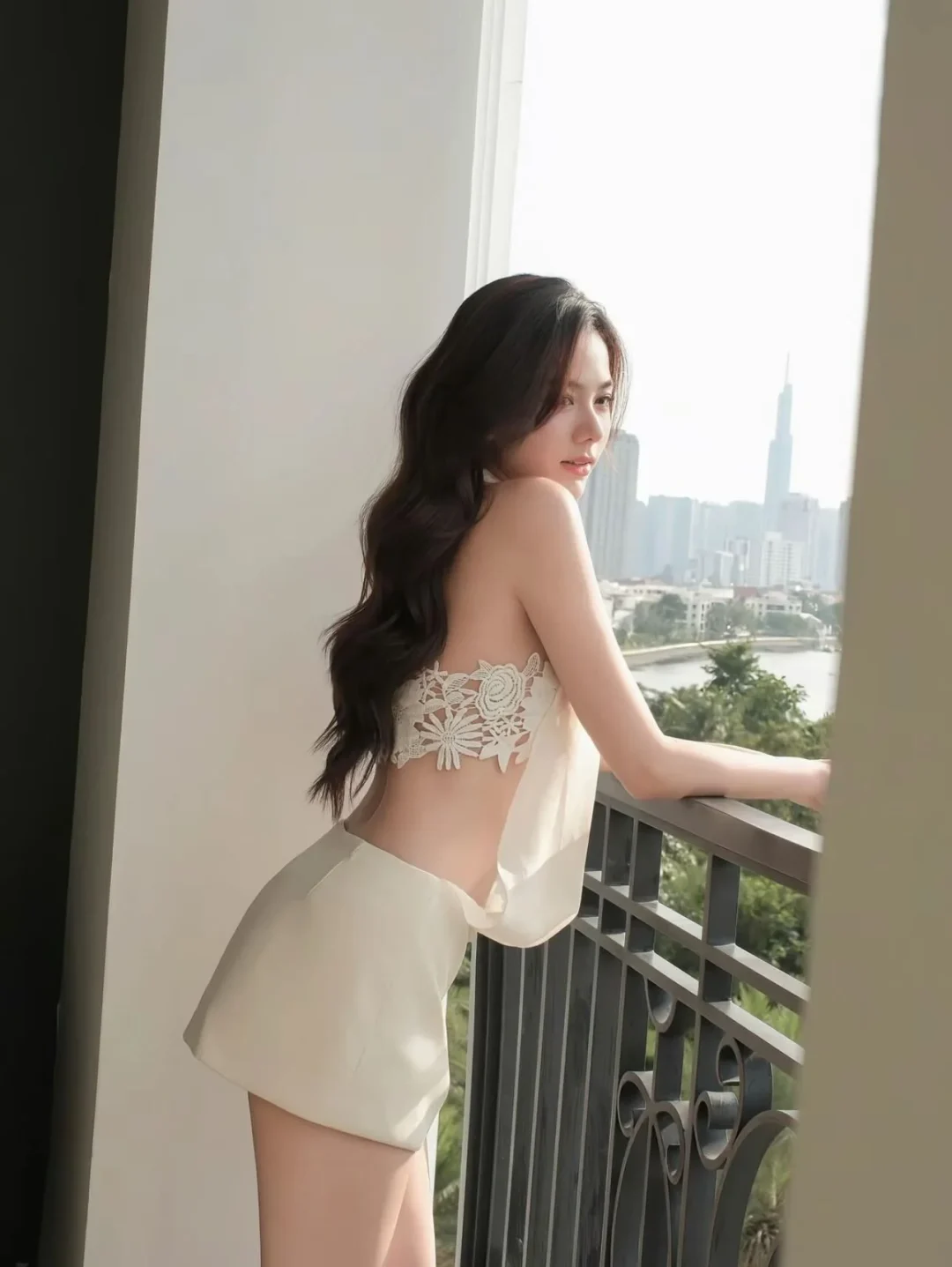 Ảnh 2 của Đầm mini cổ yếm ren lụa kem
