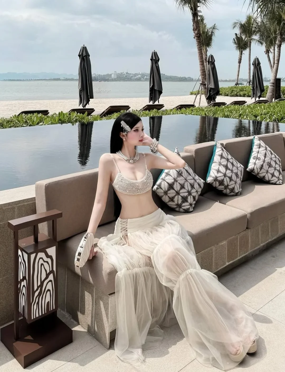 Photo 5 of Set crop top kim sa và chân váy voan nữ