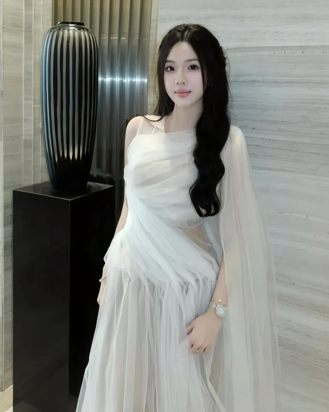 Ảnh 5 của Váy dạ hội voan một vai màu kem