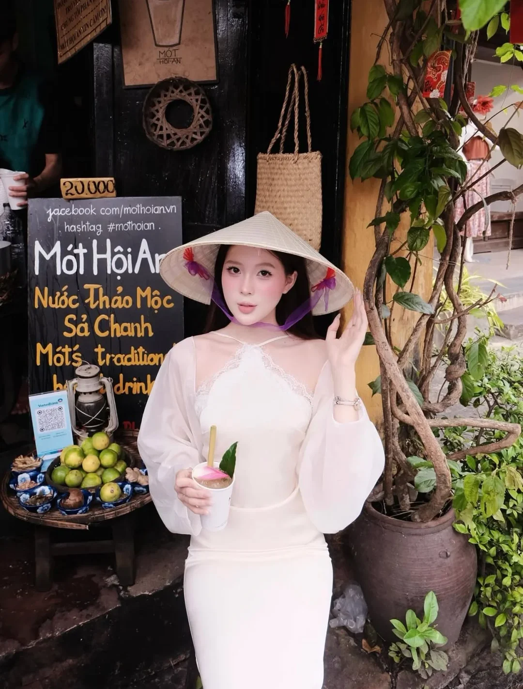 Photo 8 of Váy dài lụa kem nữ thanh lịch
