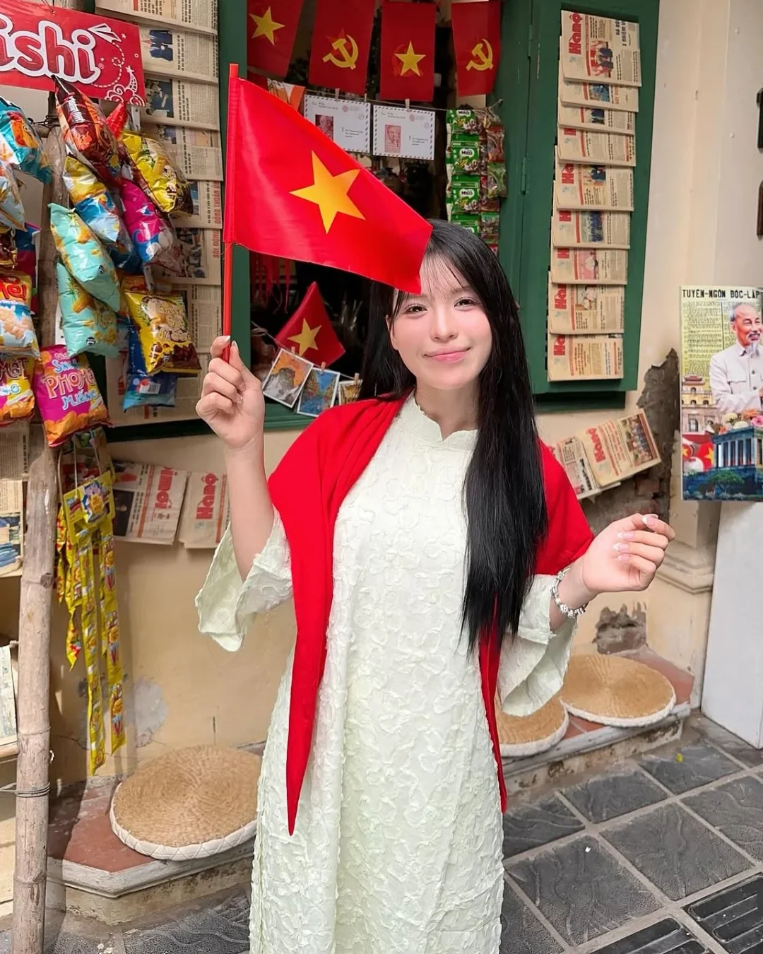 Ảnh 1 của Áo dài trắng truyền thống nữ cho thuê