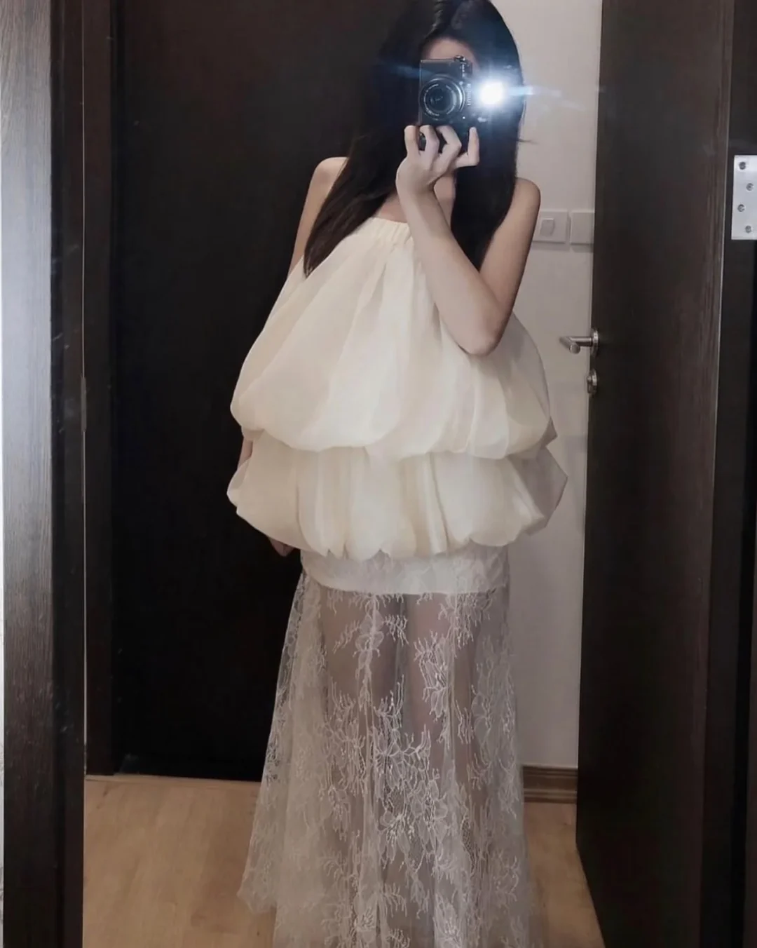 Photo 4 of Set áo voan trắng babydoll kèm chân váy ren