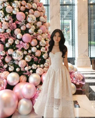 Photo 3 of Váy trắng ren xòe dự tiệc nữ size M