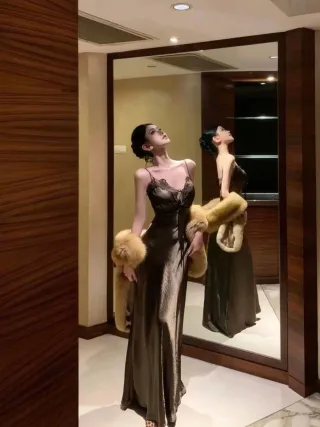 Ảnh 1 của Váy maxi satin nâu sang trọng nữ