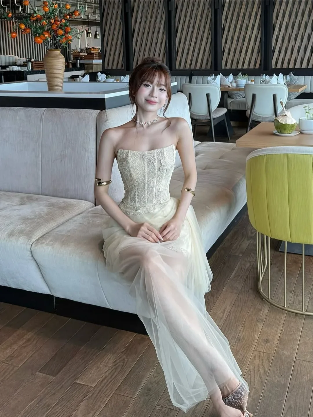 Photo 1 of Đầm tiệc ren corset kem Chouchou size M
