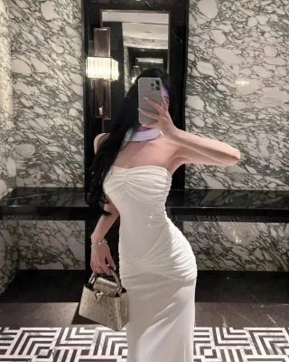 Photo 3 of Đầm maxi trắng lụa quây ngực nữ