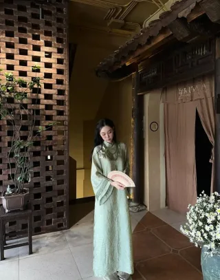 Ảnh 2 của Áo dài nữ lụa xanh thêu hoa truyền thống