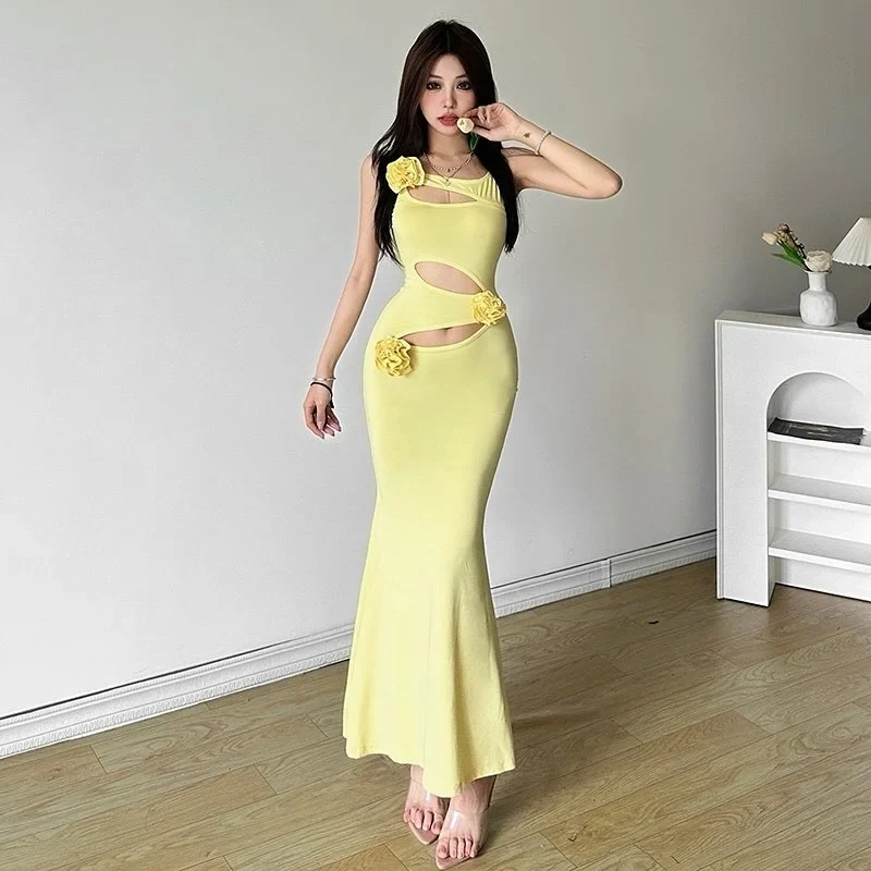 Photo 1 of Đầm bodycon vàng chanh cut-out hoa