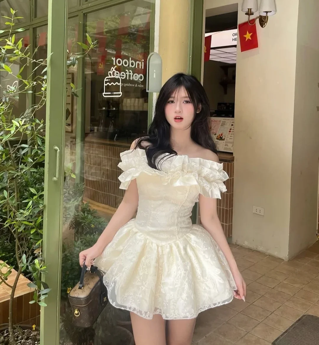 Ảnh 1 của Đầm Ngắn Trễ Vai Kem Dự Tiệc Nữ