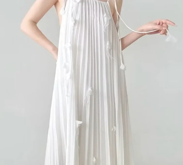 Photo 1 of Váy maxi trắng xếp ly boho vintage