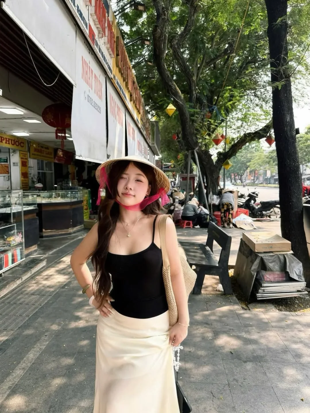 Photo 5 of Set áo hai dây đen chân váy trắng dài nữ