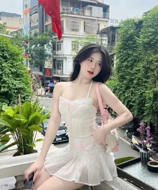 Ảnh 4 của Set croptop chân váy trắng nơ hồng size M