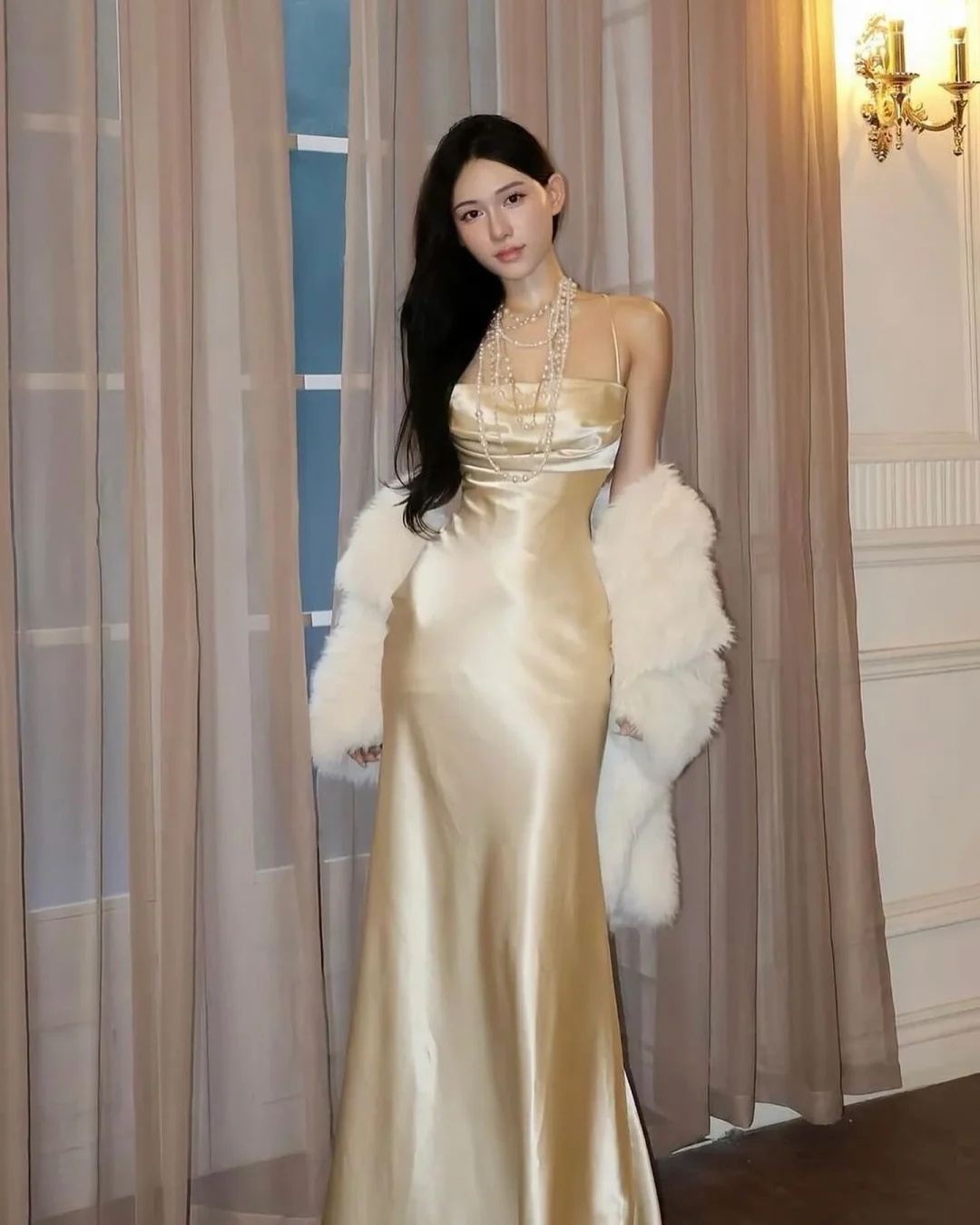 Ảnh 1 của Váy lụa gold dài quyến rũ size M