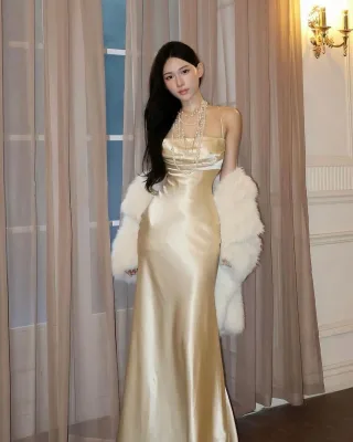 Ảnh 1 của Váy lụa gold dài quyến rũ size M