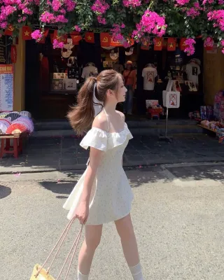 Photo 1 of Váy trắng trễ vai chấm bi nữ