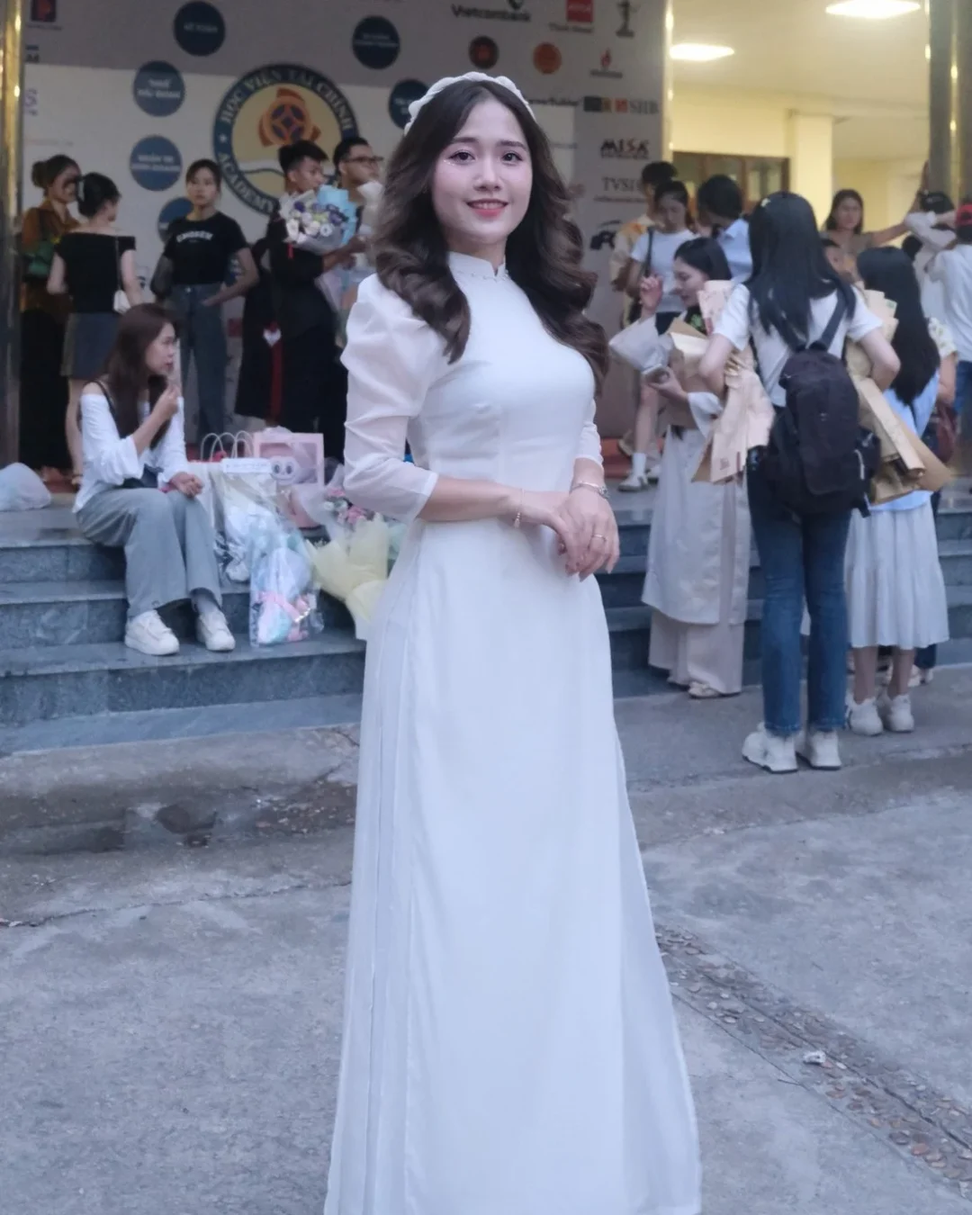 Photo 5 of Áo dài trắng voan nữ truyền thống