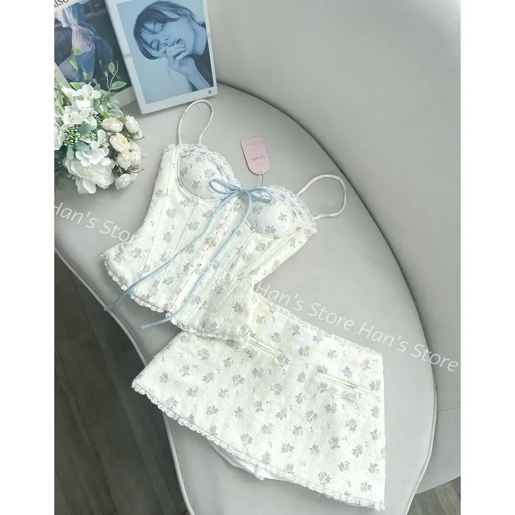 Photo 4 of Set corset hoa nhí chân váy trắng nữ