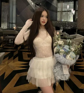 Photo 1 of Set áo ren chân váy voan trắng nữ