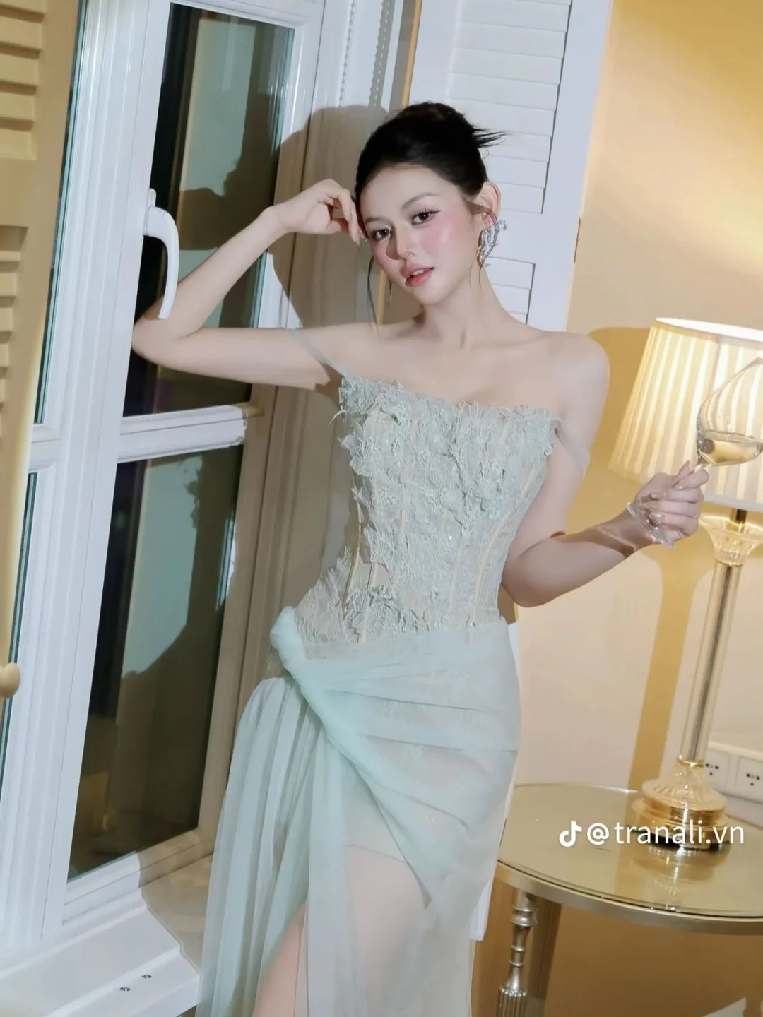Ảnh 4 của Đầm dạ hội trễ vai xanh mint nữ