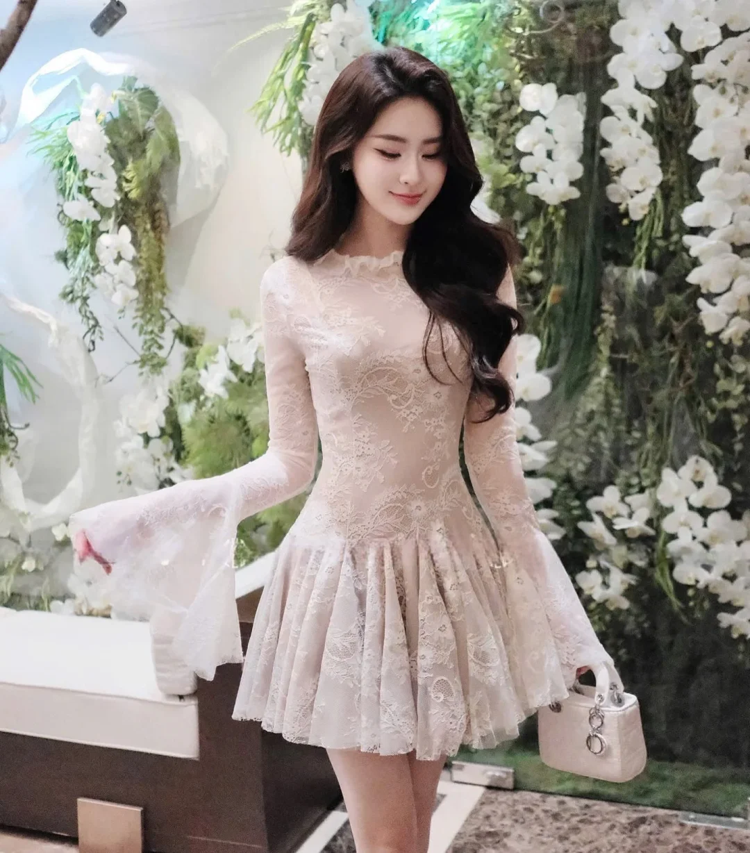 Ảnh 4 của Đầm ren be nhạt tay dài nữ