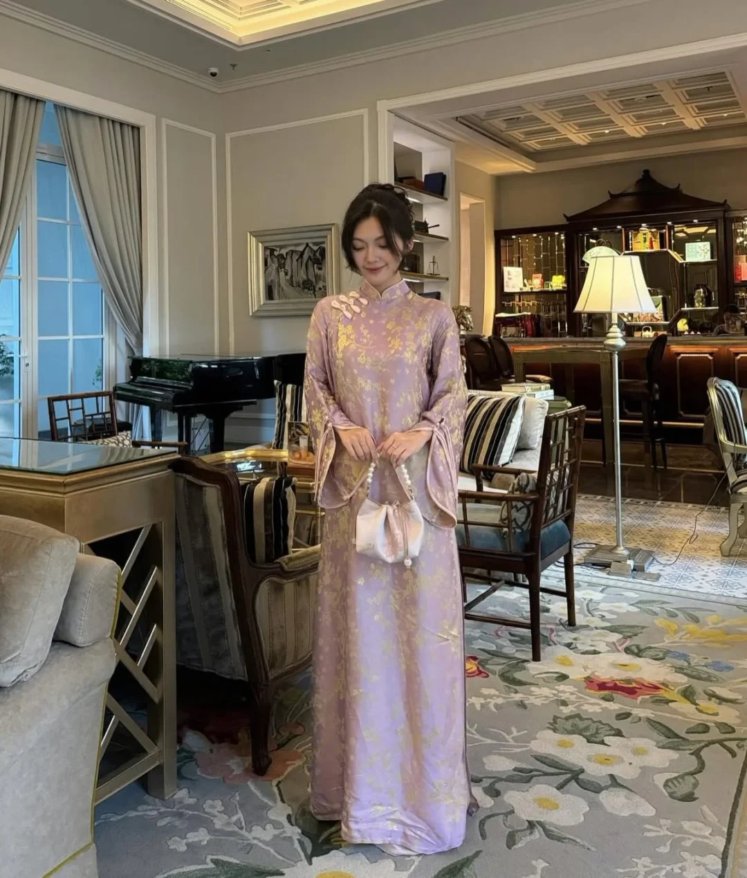 Ảnh 1 của Áo dài lụa tím thêu vàng nữ