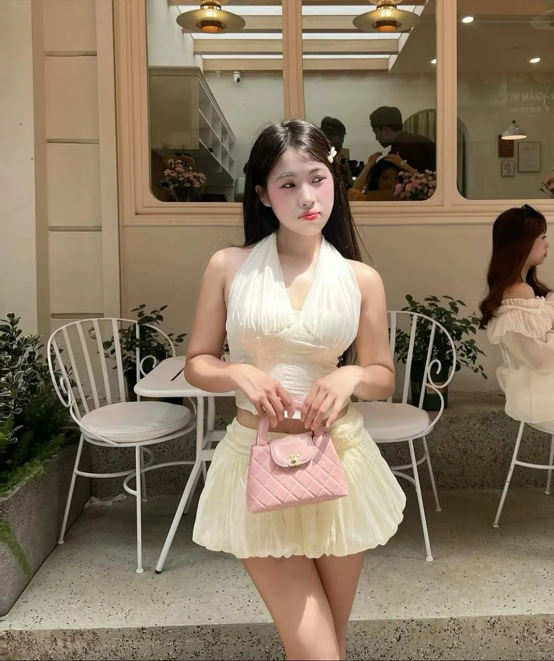 Photo 4 of Set áo yếm croptop chân váy trắng kem nữ
