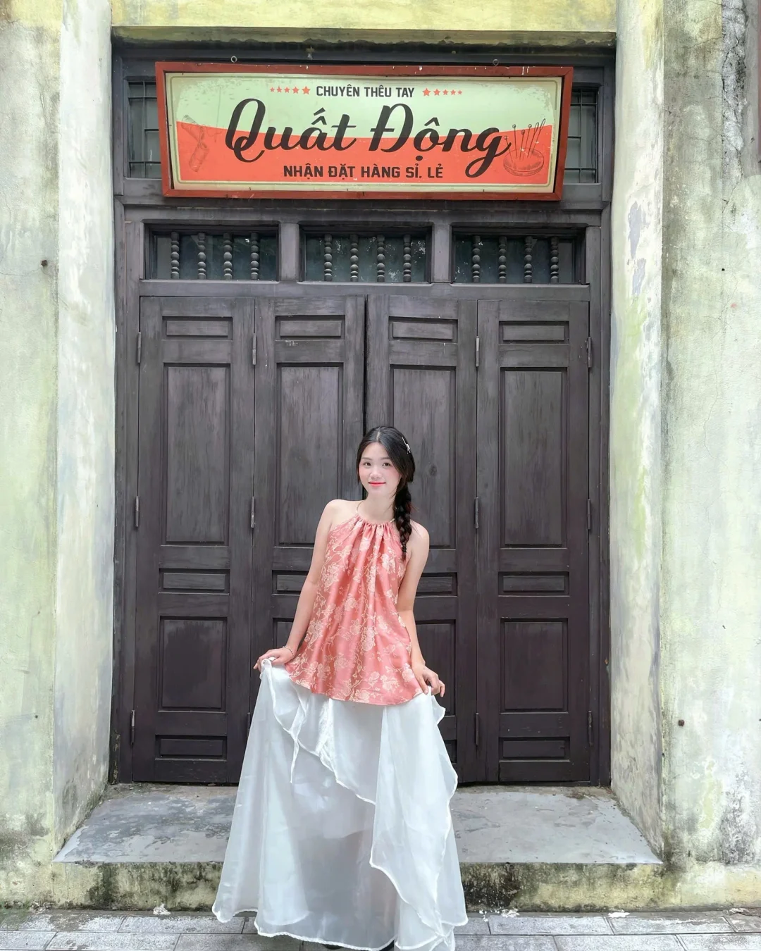 Ảnh 1 của Yếm sen hoa hồng phối maxi trắng nữ