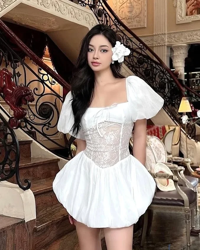 Photo 1 of Đầm trắng corset tay phồng ngắn size M