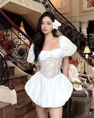 Photo 1 of Đầm trắng corset tay phồng ngắn size M