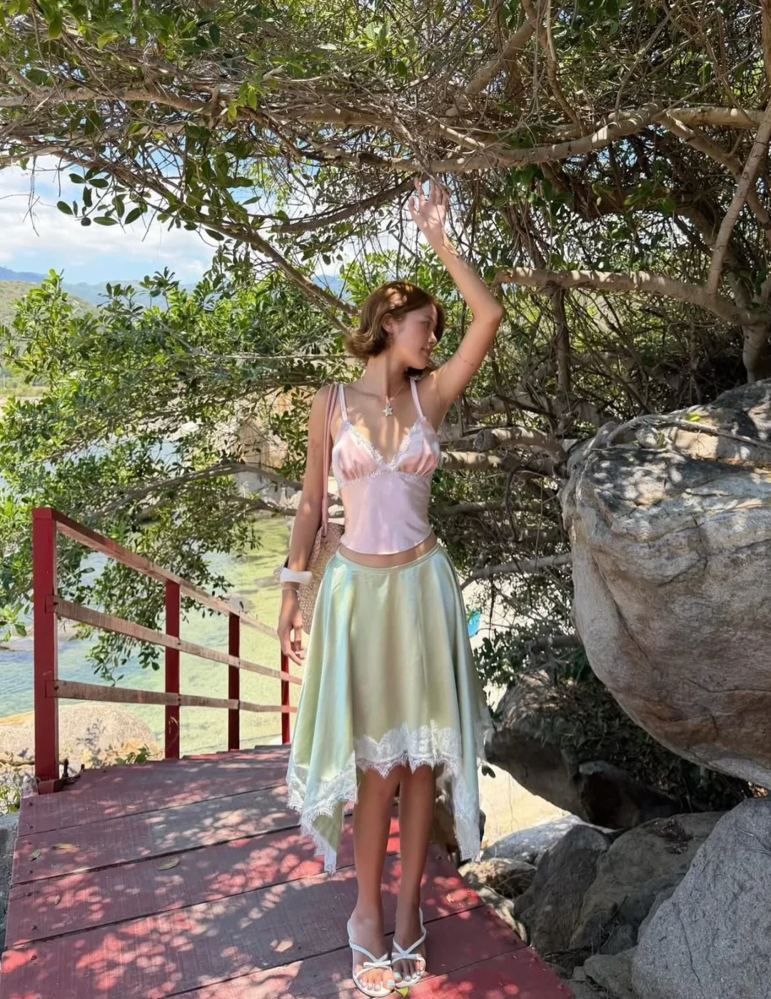 Photo 4 of Set áo ren và chân váy lụa pastel nữ