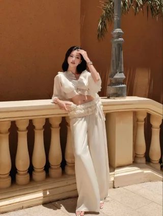 Photo 4 of Set đồ trắng hai mảnh nữ crop top