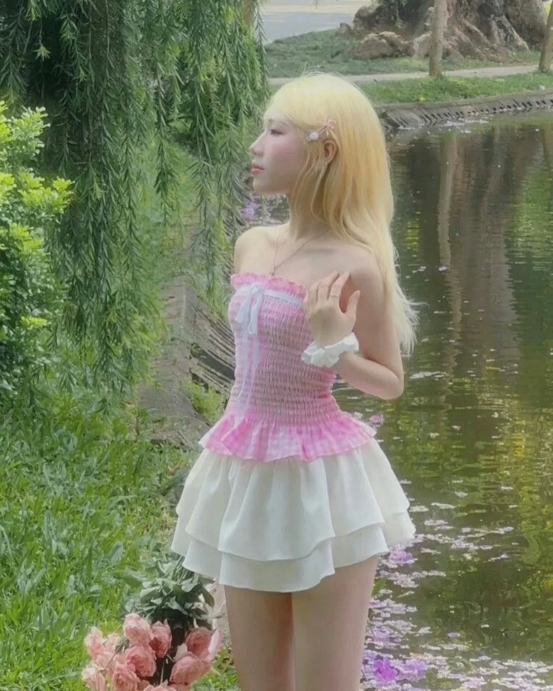 Photo 1 of Set áo quây caro hồng chân váy bèo trắng nữ