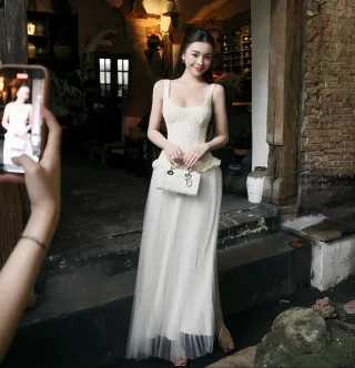 Ảnh 1 của Đầm maxi ren peplum trắng nữ