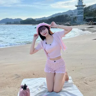 Photo 3 of Set cardigan len hồng pastel đi biển nữ