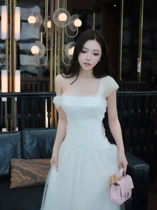 Ảnh 4 của Váy tulle trắng dạ hội size M