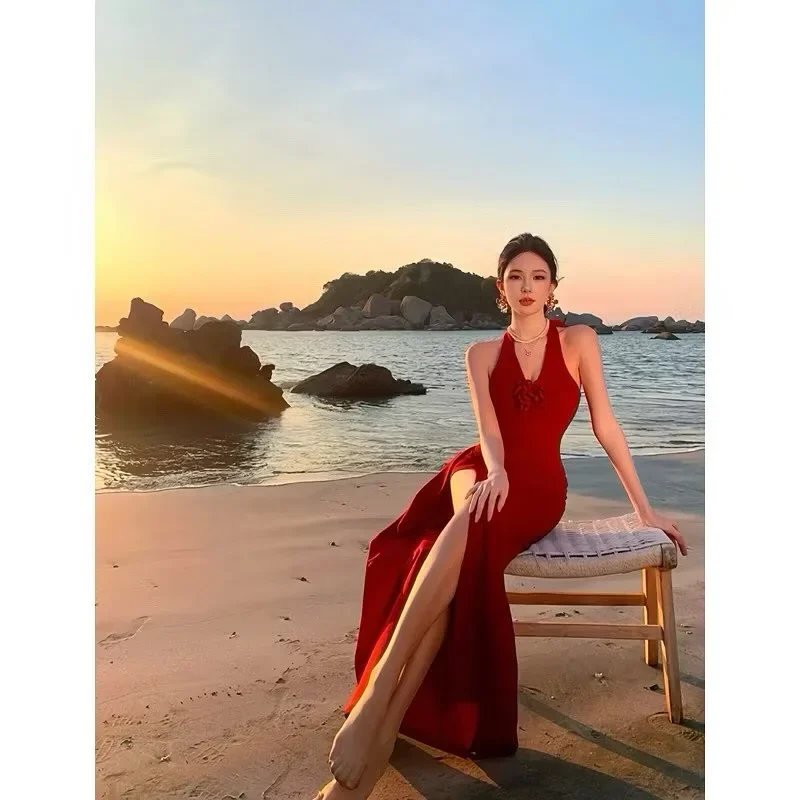 Ảnh 4 của Đầm maxi đỏ nhung thêu hoa nữ