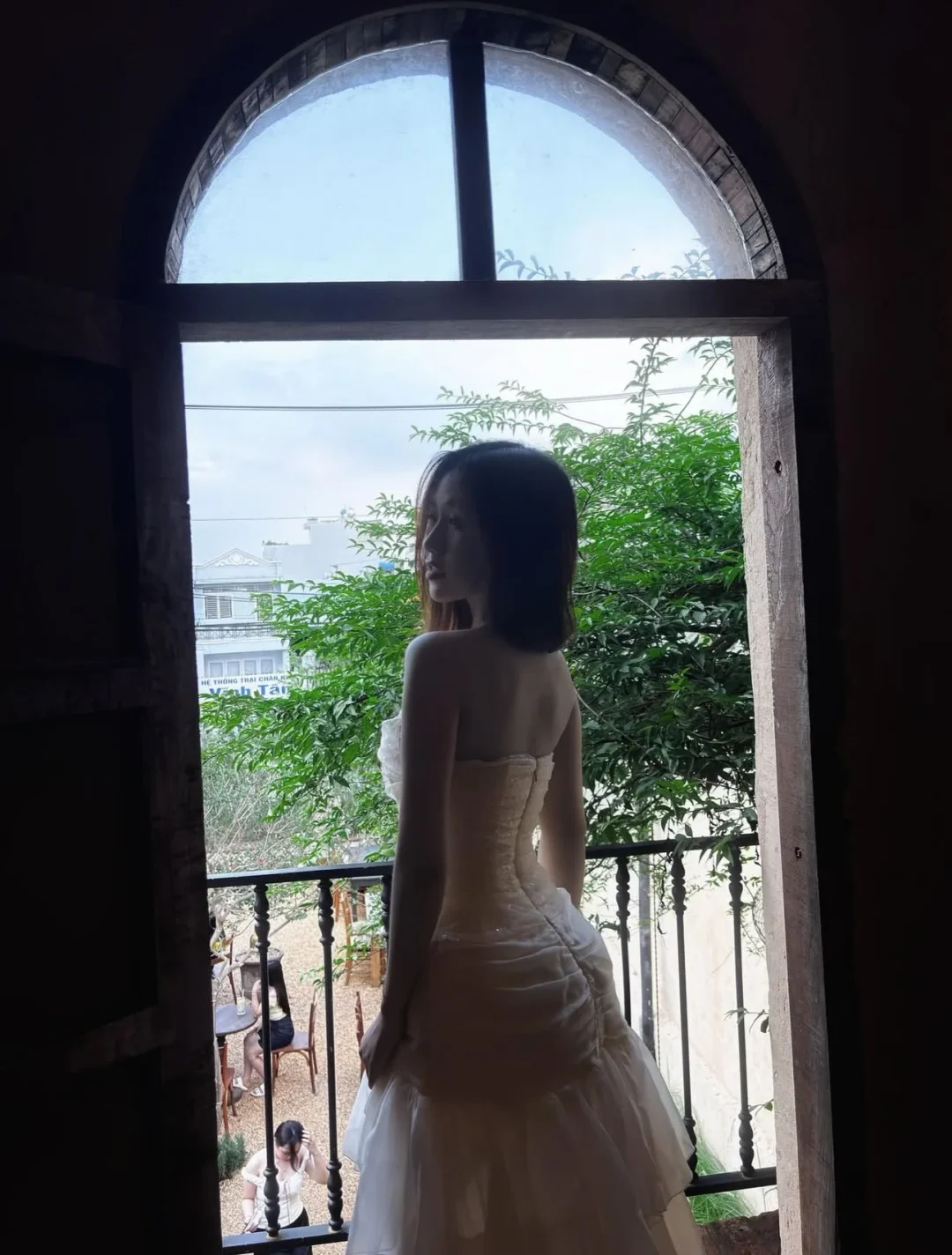 Ảnh 6 của Váy cưới trắng tầng bèo voan nữ