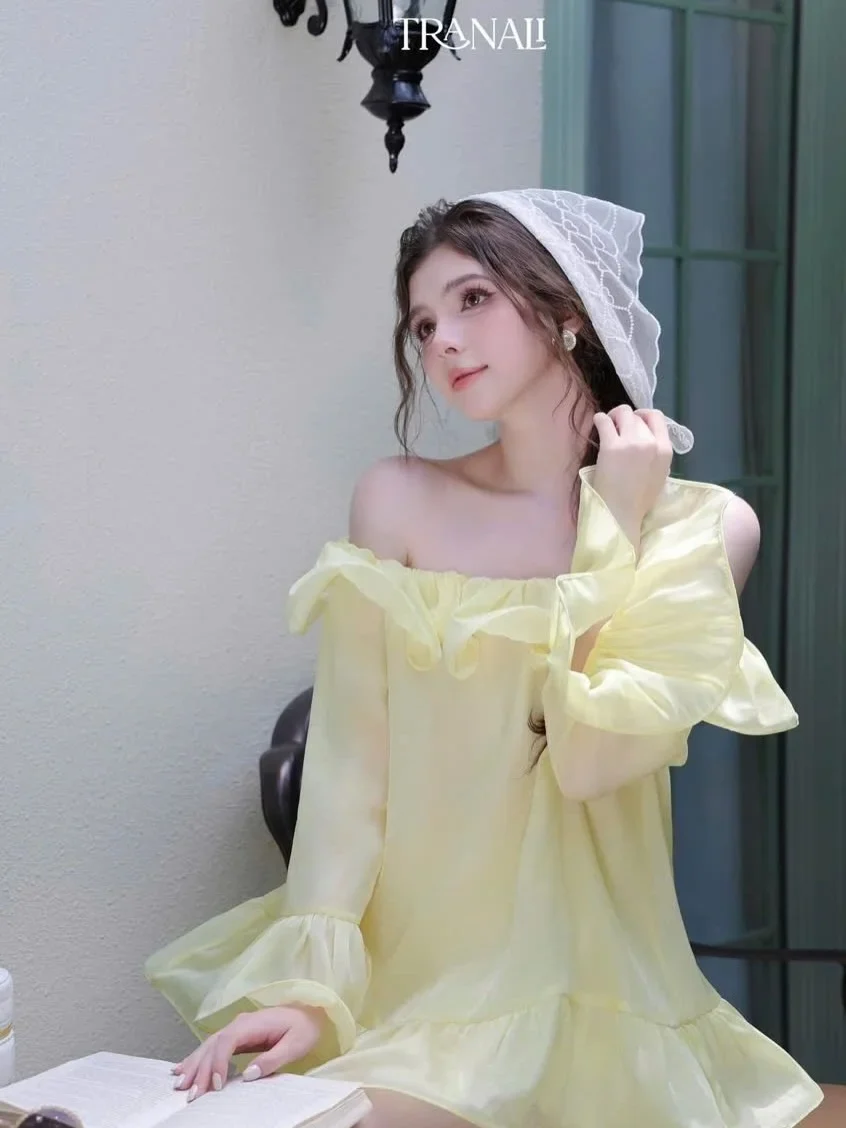 Photo 2 of Váy babydoll voan vàng trễ vai nữ