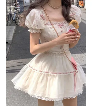 Photo 4 of Váy babydoll trắng hồng tay phồng size M