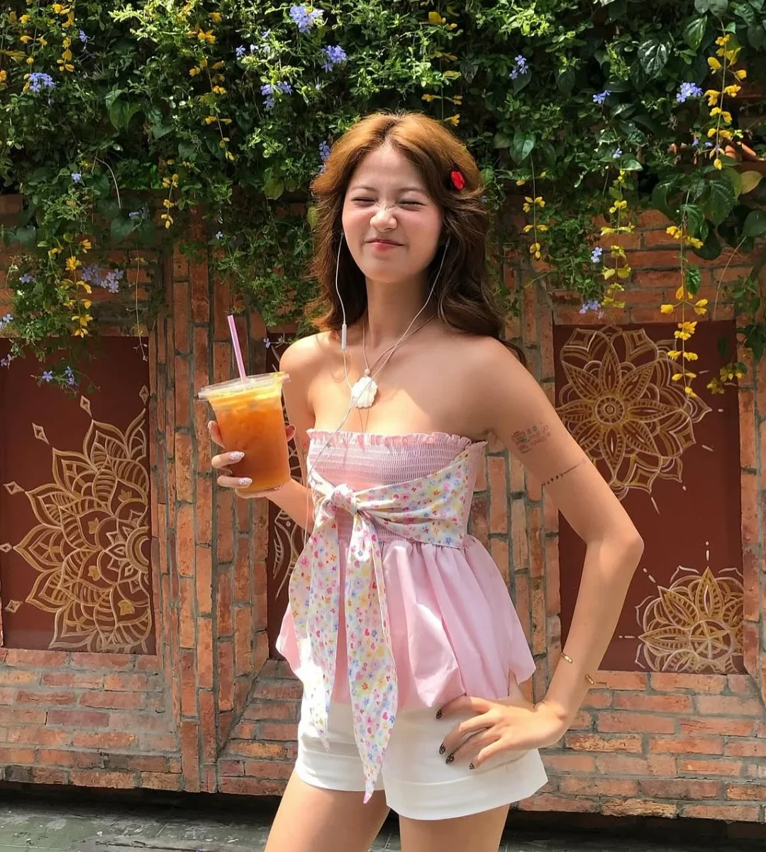 Photo 1 of Áo quây hồng buộc nơ hoa nữ size S/M
