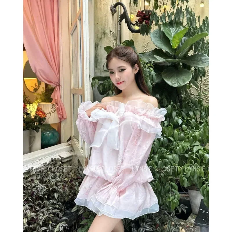Photo 3 of Váy maxi hồng pastel trễ vai bèo nhún