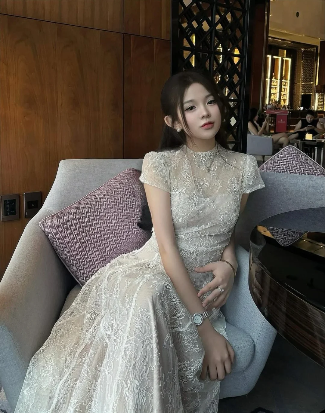Ảnh 1 của Váy ren trắng midi tay ngắn nữ
