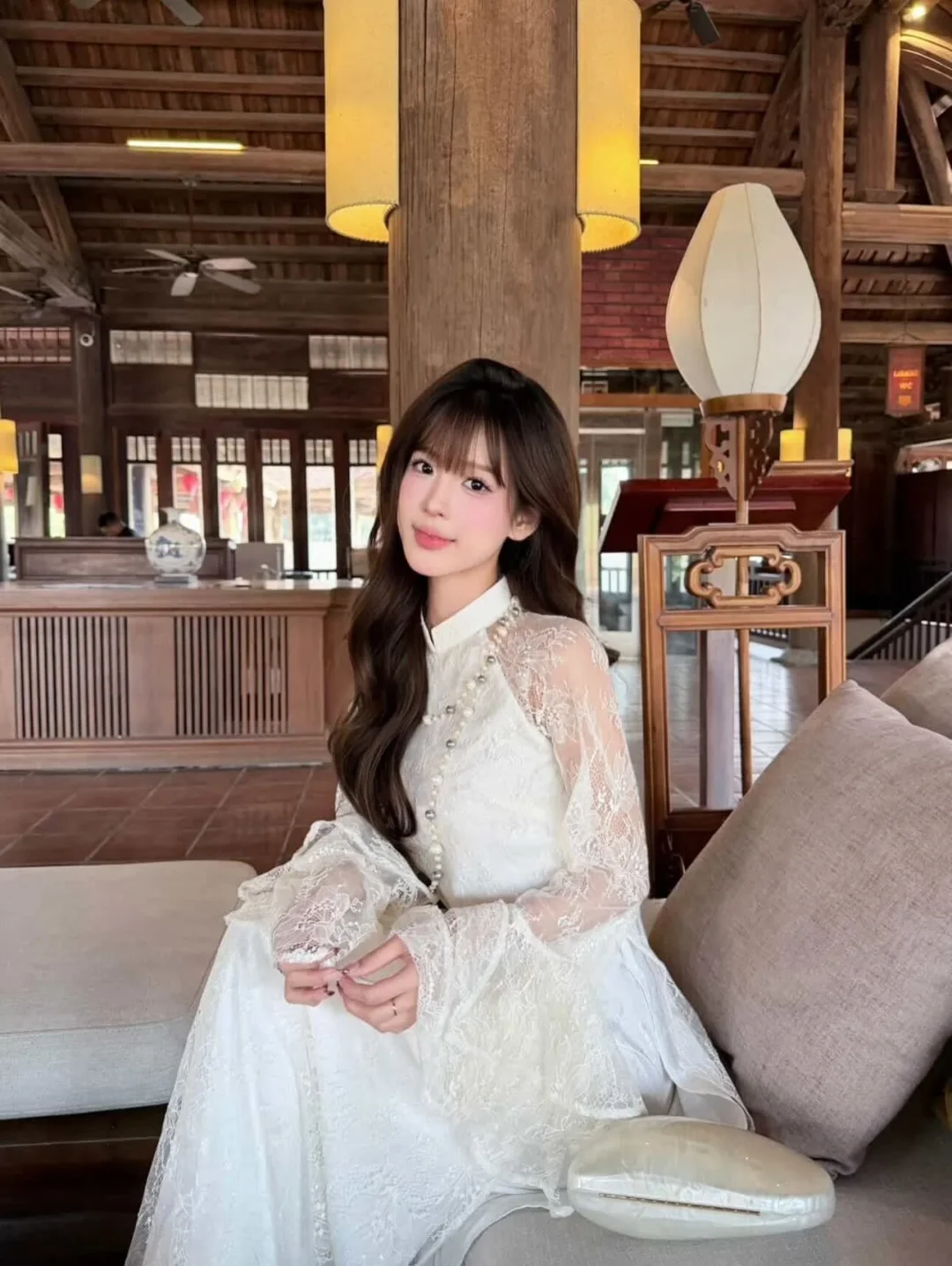 Ảnh 4 của Áo dài ren trắng tay loe nữ