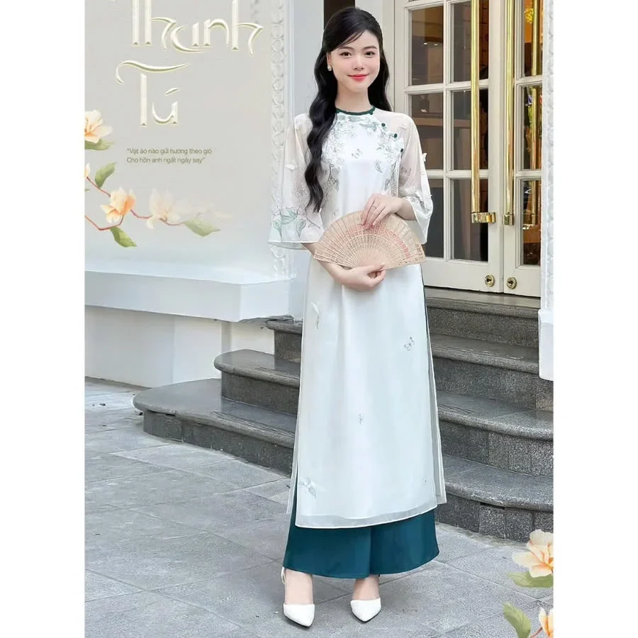 Ảnh 1 của Áo dài trắng thêu hoa truyền thống nữ