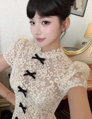 Photo 3 of Đầm ren trắng ngắn tay Chouchou size M