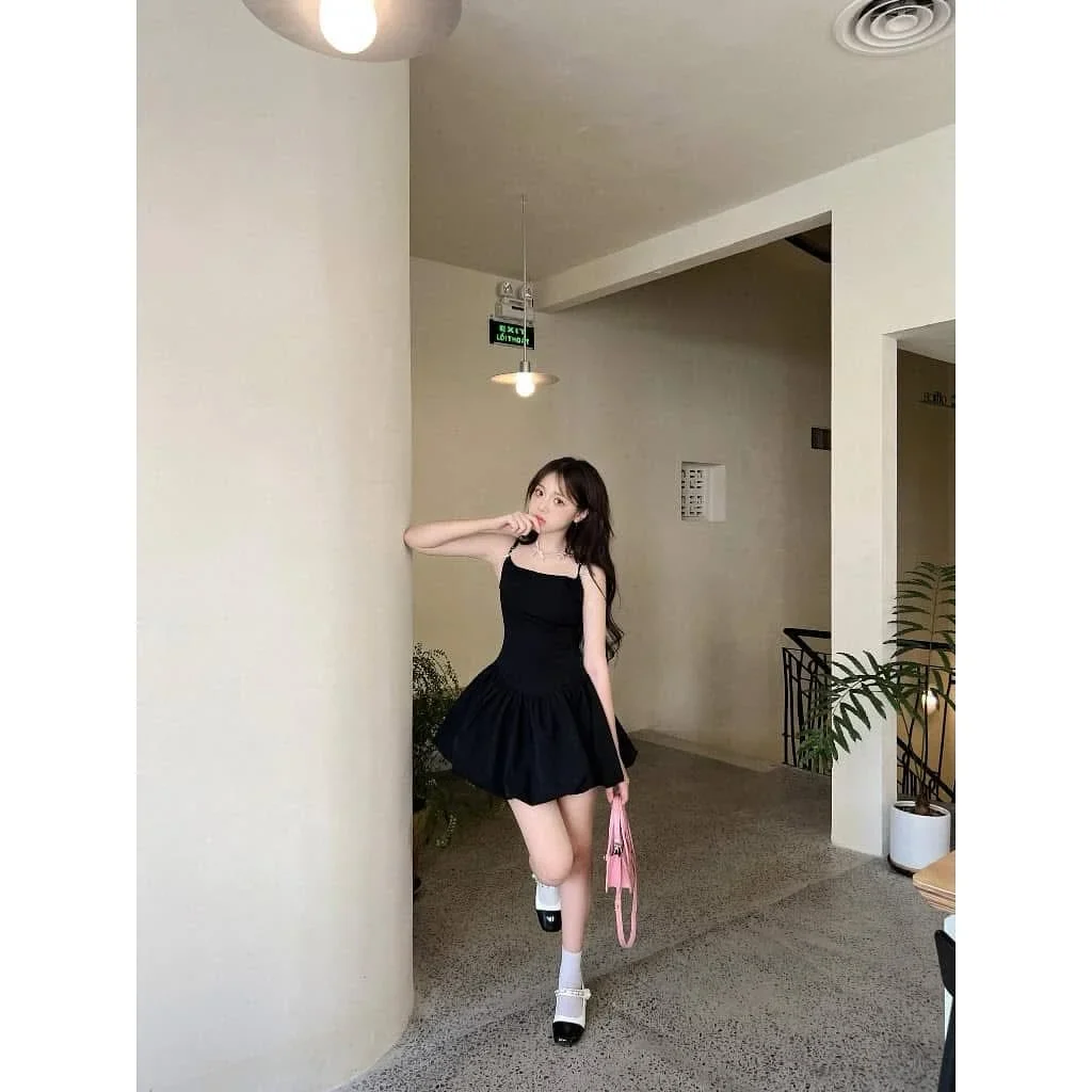 Ảnh 2 của Đầm mini đen hai dây hottrend nữ