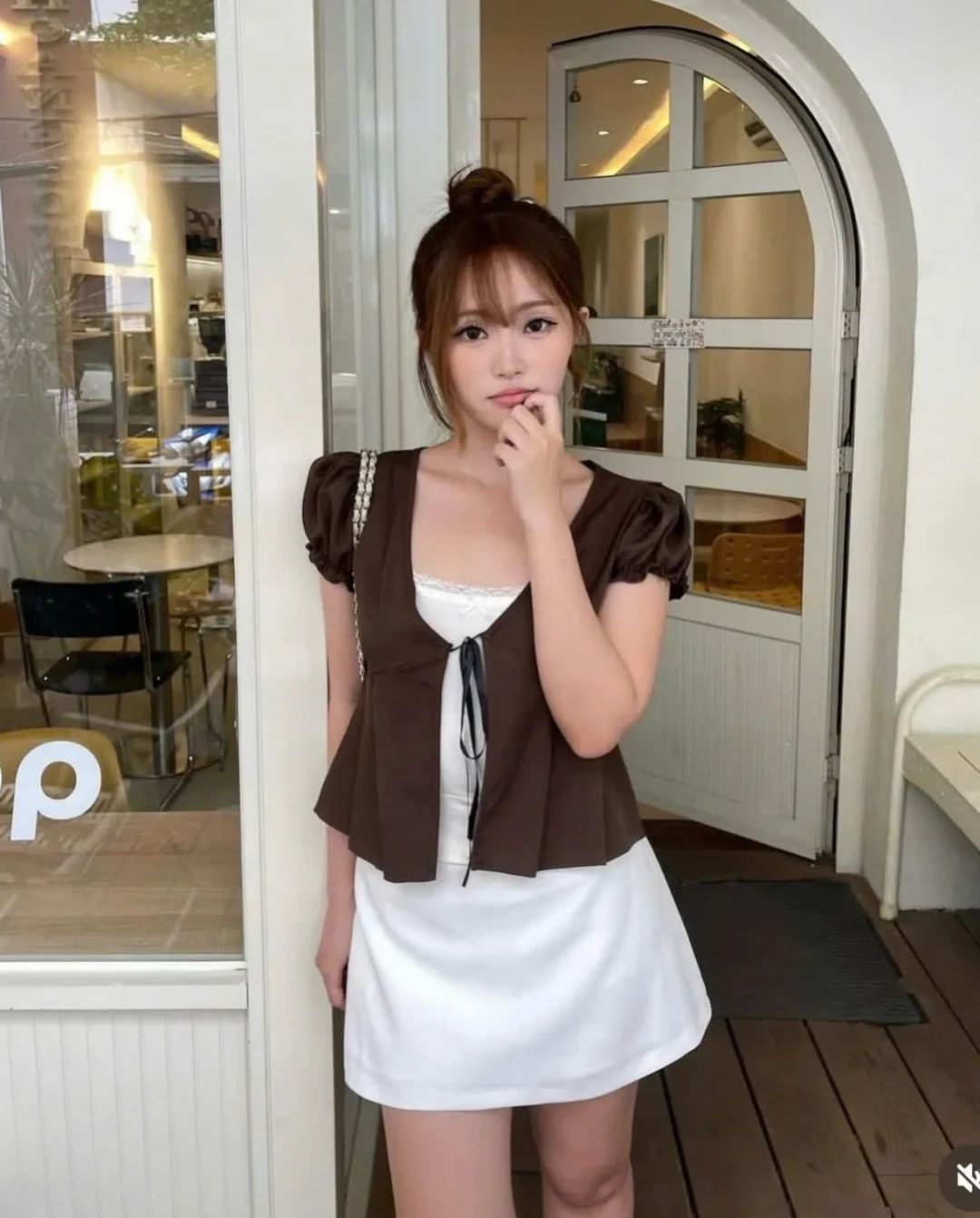 Ảnh 3 của Áo peplum tay phồng nâu nữ size S